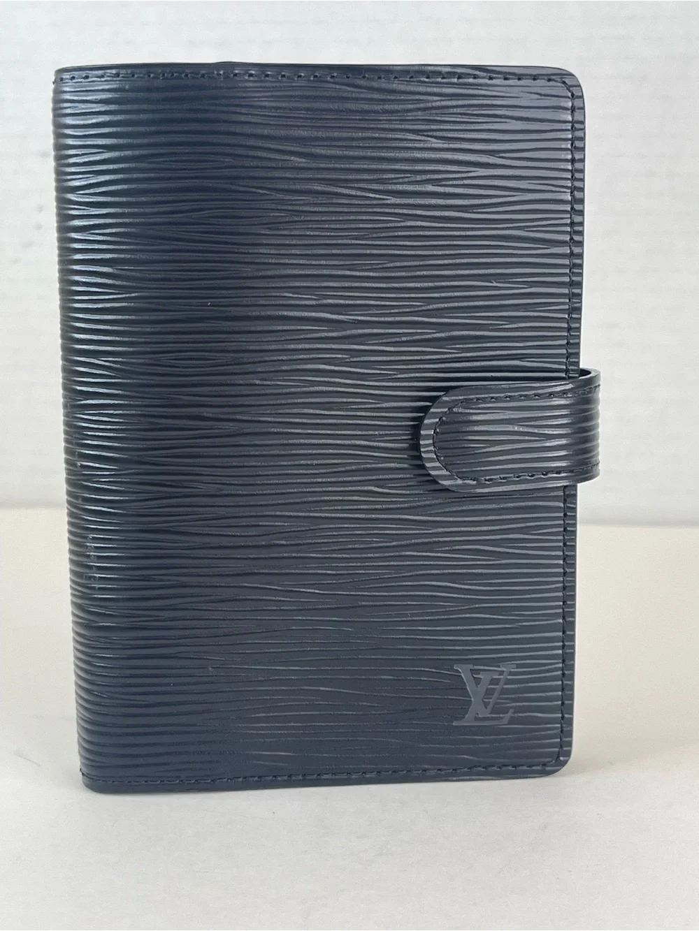 black Louis Vuitton Epi leather small ring agenda cover